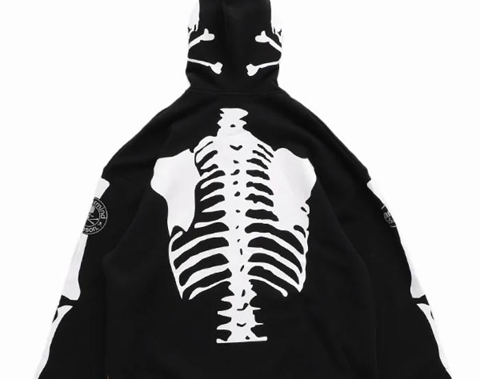 マスターマインド ワールド　19ss スパンコールバックスカルスウェットパーカー マスターマインド ワールド 19ss スパンコールバックスカルスウェット