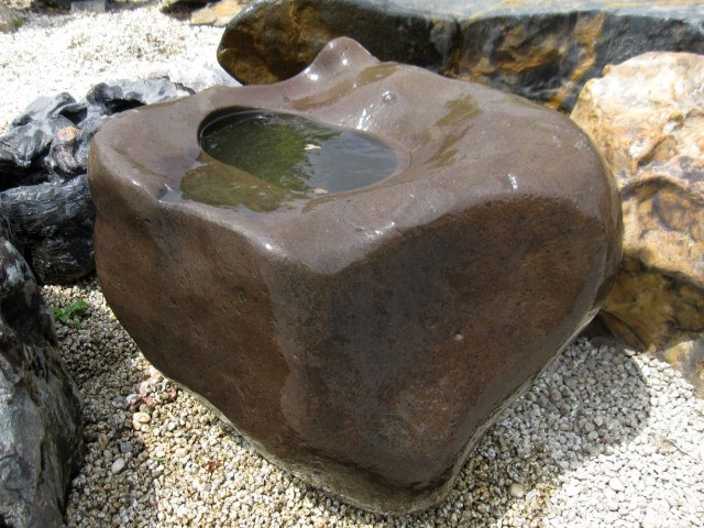 つくばい 溜まり石 手水鉢 水鉢 庭石 景石 蹲 たまり石 天然石 和風
