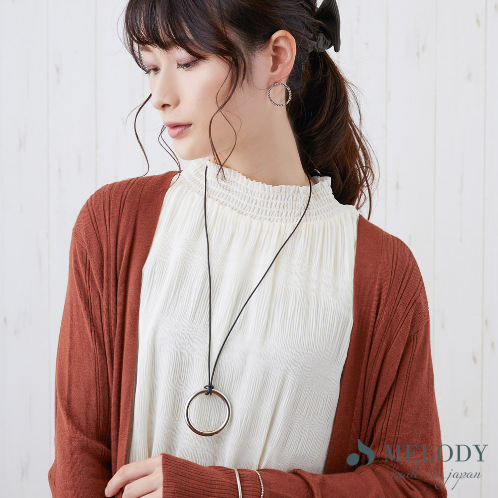 Melody Accessory ネックレス 日本製 K18GP 本革 オープンムーン