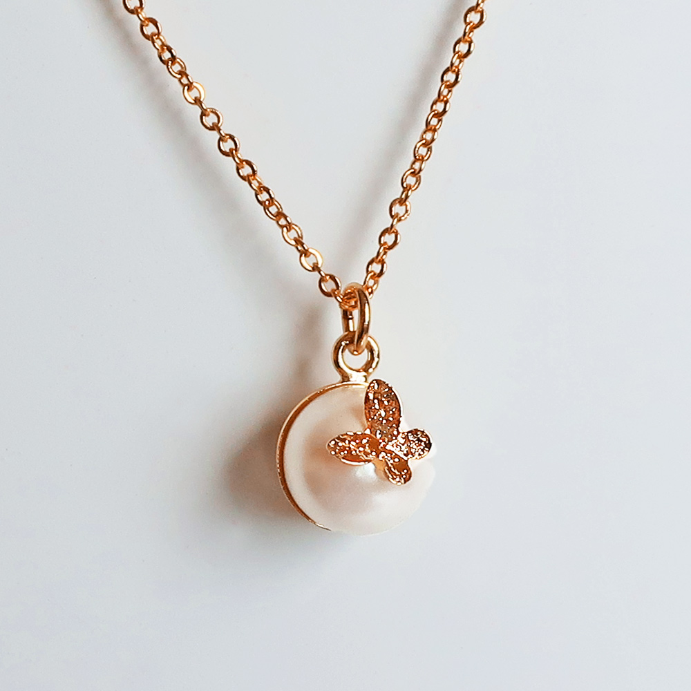 【フーヤ】ANA　MIWAパールひこうきペンダントトップ•ピンズセット ◇ネックレス＆ピアスセット◇Pearl＆Moon 天然パール＆三日月