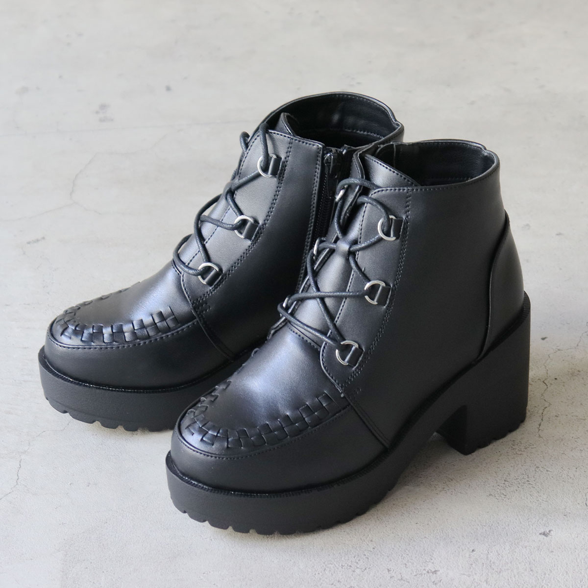 Hart ブーツ 26.5 ケース付き 美品 LOVEHUNTER ブーツ レディース 厚底 ショート 8cmヒール 白 黒