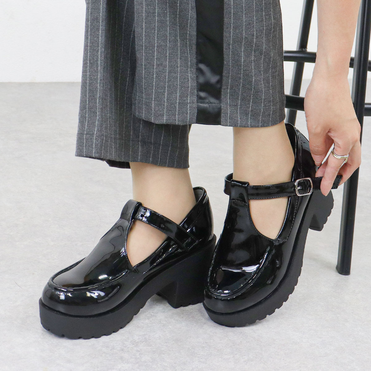 人気ファッション - TODS トッズ パンプス 厚底 ストラップ