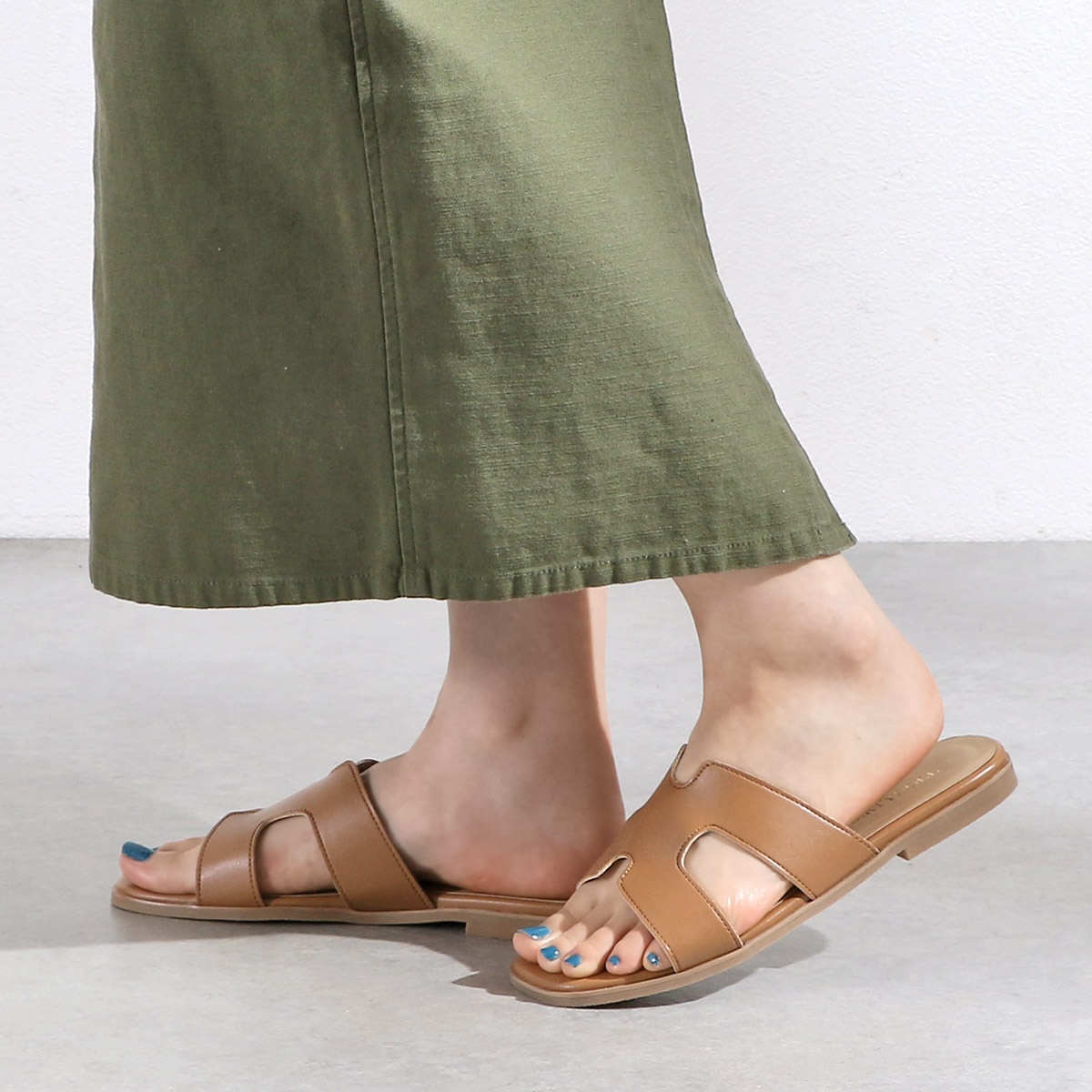LibertyDoll スクエアトゥフラットサンダル レディース Hカット