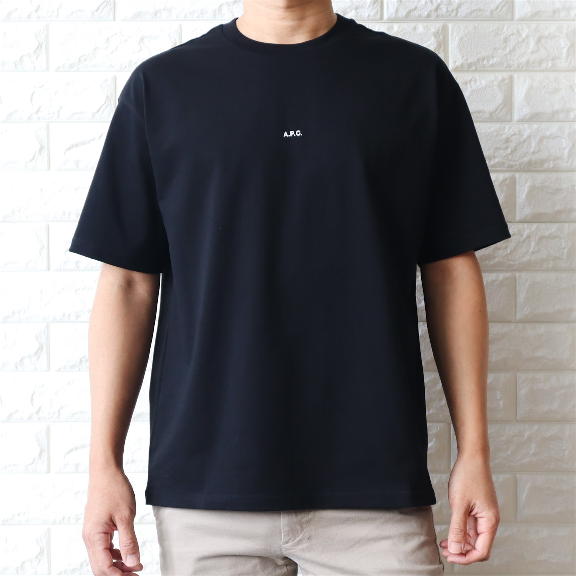 【並行輸入品】A.P.C. アーペーセー APC Tシャツ メンズ ブラック ホワイト BOXY MICRO LOGO COHBW H26386の画像