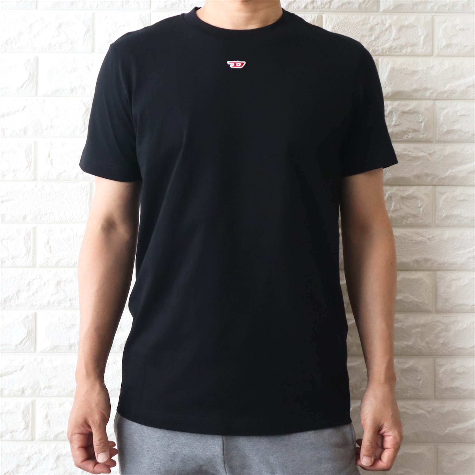 ディーゼル DIESEL ロゴ Tシャツ メンズ ちびロゴ DIESEL ディーゼル Tシャツ メンズ ブラック ホワイト ミニロゴ