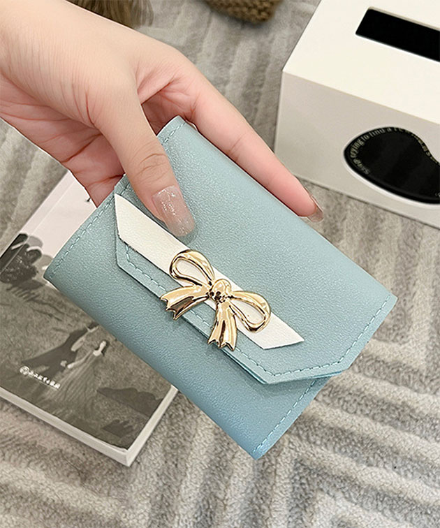 リボン付き GGパターン 二つ折り財布 GUCCI GGパターン 二つ折り財布 - メルカリ