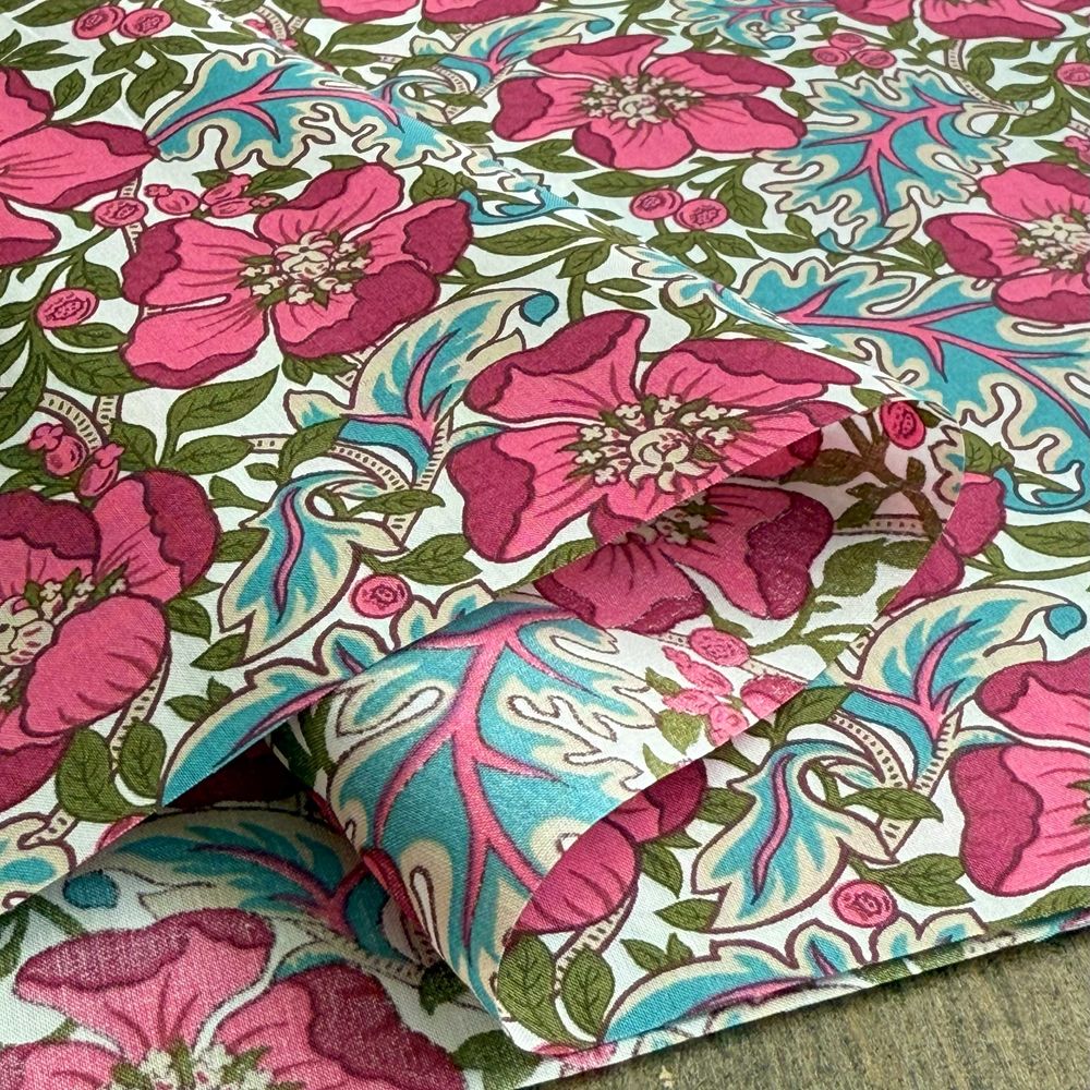 LIBERTY. LIBERTY FABRICS リバティプリント イタリア製