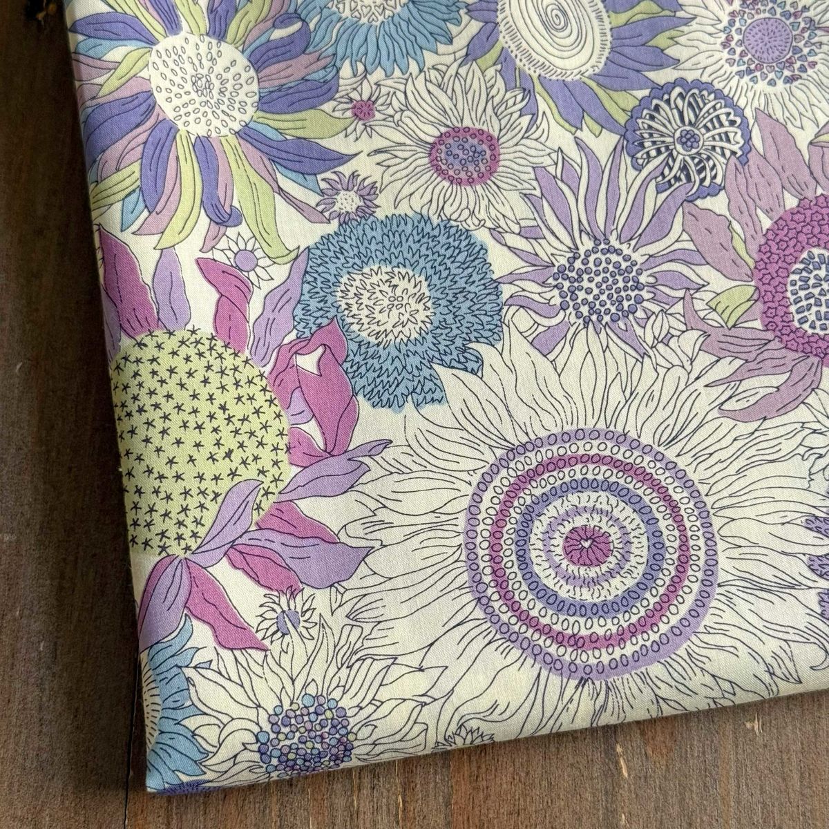 LIBERTY.（リバティ） LIBERTY FABRICS リバティプリント 国産 