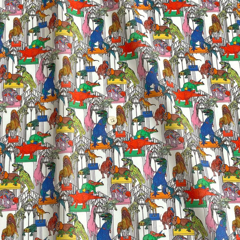 LIBERTYリバティプリント イタリア製タナローン生地＜Claws Roars n’ Dinosaurs＞(クラウス・ロアーズ・アンド・ダイナソーズ)【カラフル】363J4208-CU｜merci-fabric｜02