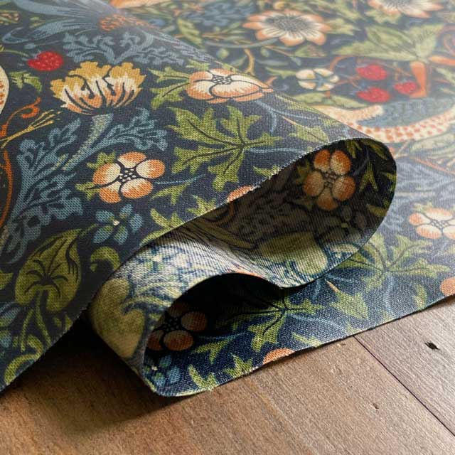 moda fabrics William Morris ウィリアムモリス シーチングラミネート生地＜Strawberry  Thief＞(ストロベリースィーフ)いちご泥棒＜マルチックブルー＞ : lami-8176-44 : リバティプリントショップmerci - 通販 -  Yahoo!ショッピング