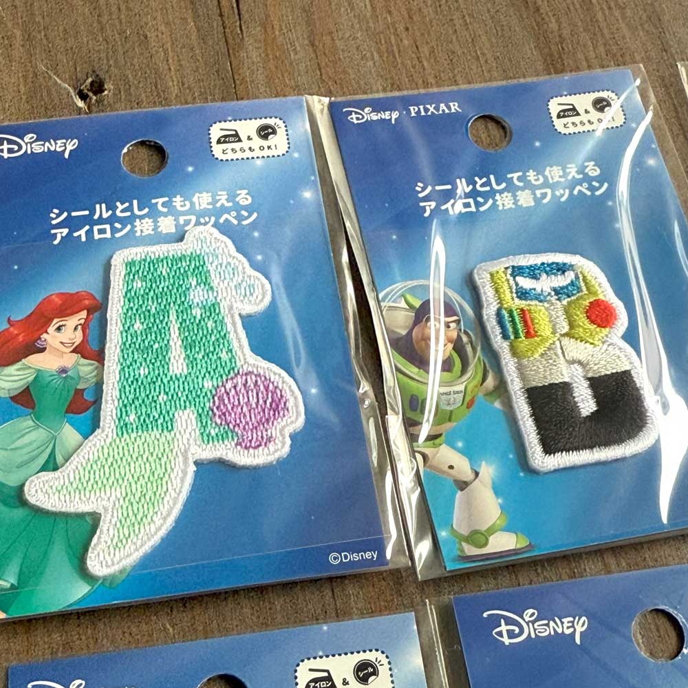 ディズニーアルファベットワッペン シール・アイロン接着両用ワッペン