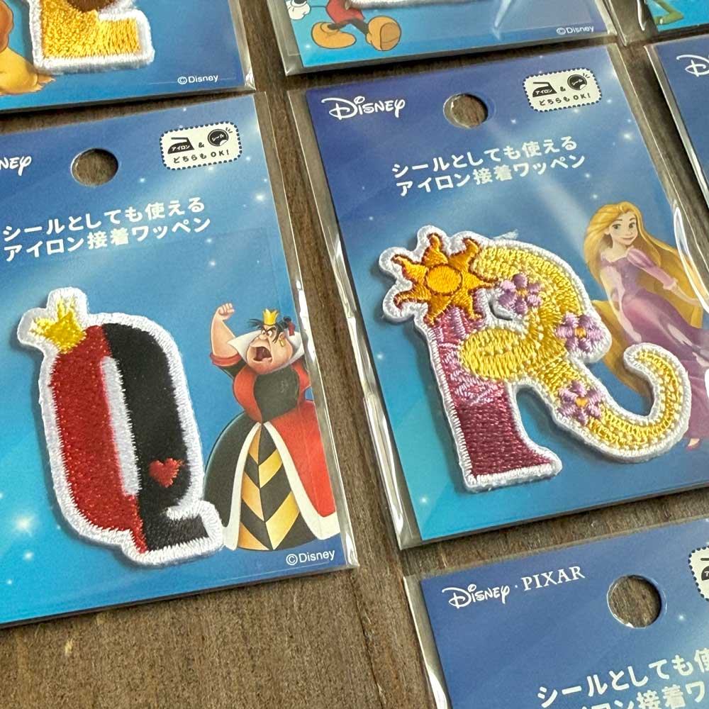 ディズニーアルファベットワッペン シール・アイロン接着両用ワッペン