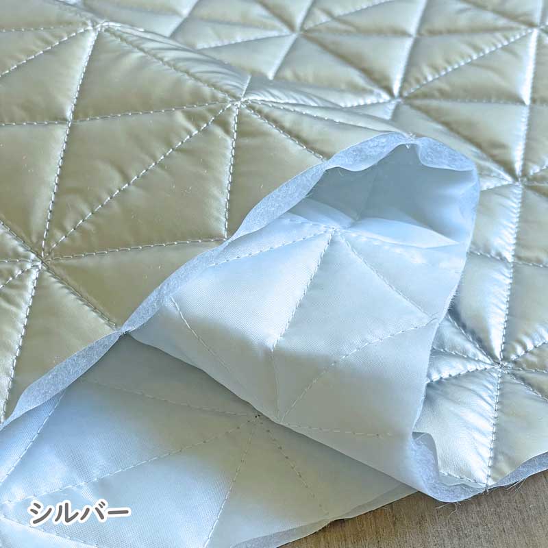 専用です。ハンドメイドキルト メタリックキルト トライアングルステッチ 無地キルティング生地