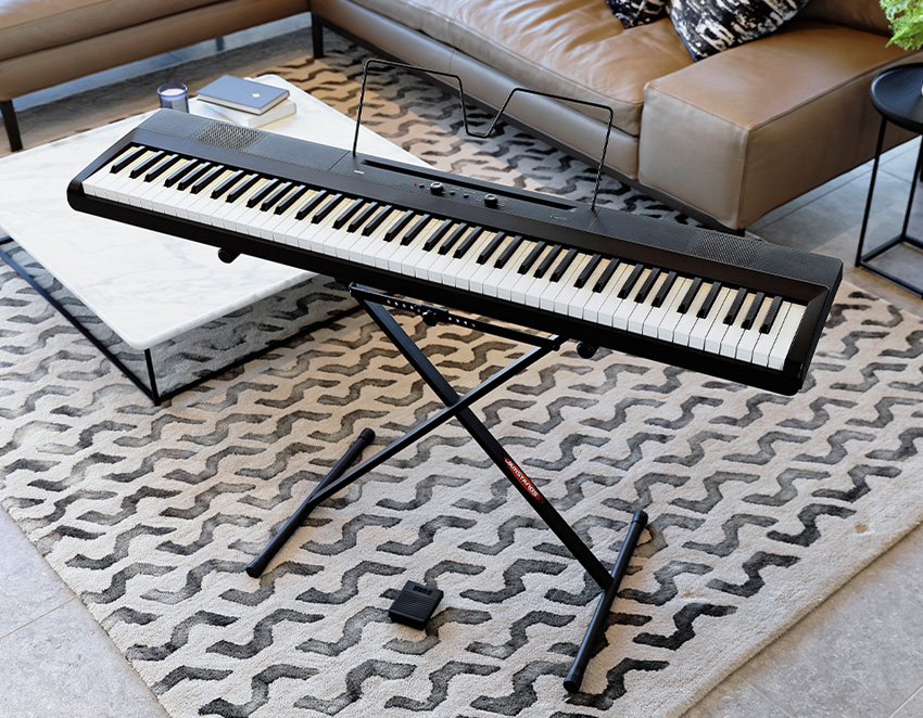 コルグ Liano L1SP 88鍵盤 電子ピアノ 持ち運びに便利なケース付き KORG 軽くてコンパクトなデジタルピアノ 専用スタンド付き
