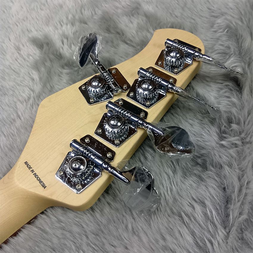 Sterling by MUSIC MAN エレキベース Ray5 Walnut Satin 5弦ベース