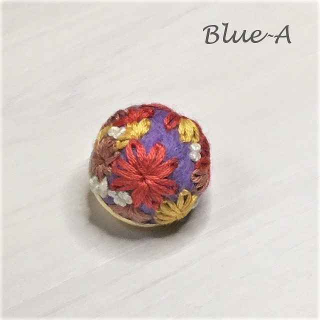 ミニアロマディフューザー【羊毛フェルト×刺繍】ブローチ付き