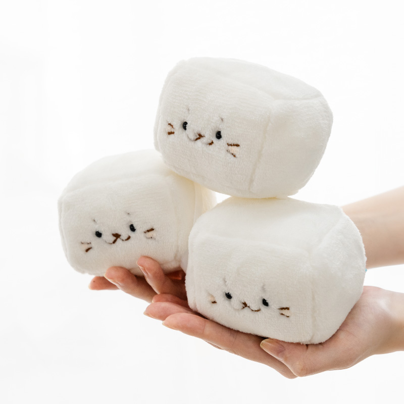 白と赤の角のあるぬいぐるみ Amazon.co.jp: NieR ニーア ぬいぐるみ 赤 ハート 白 ウサギ