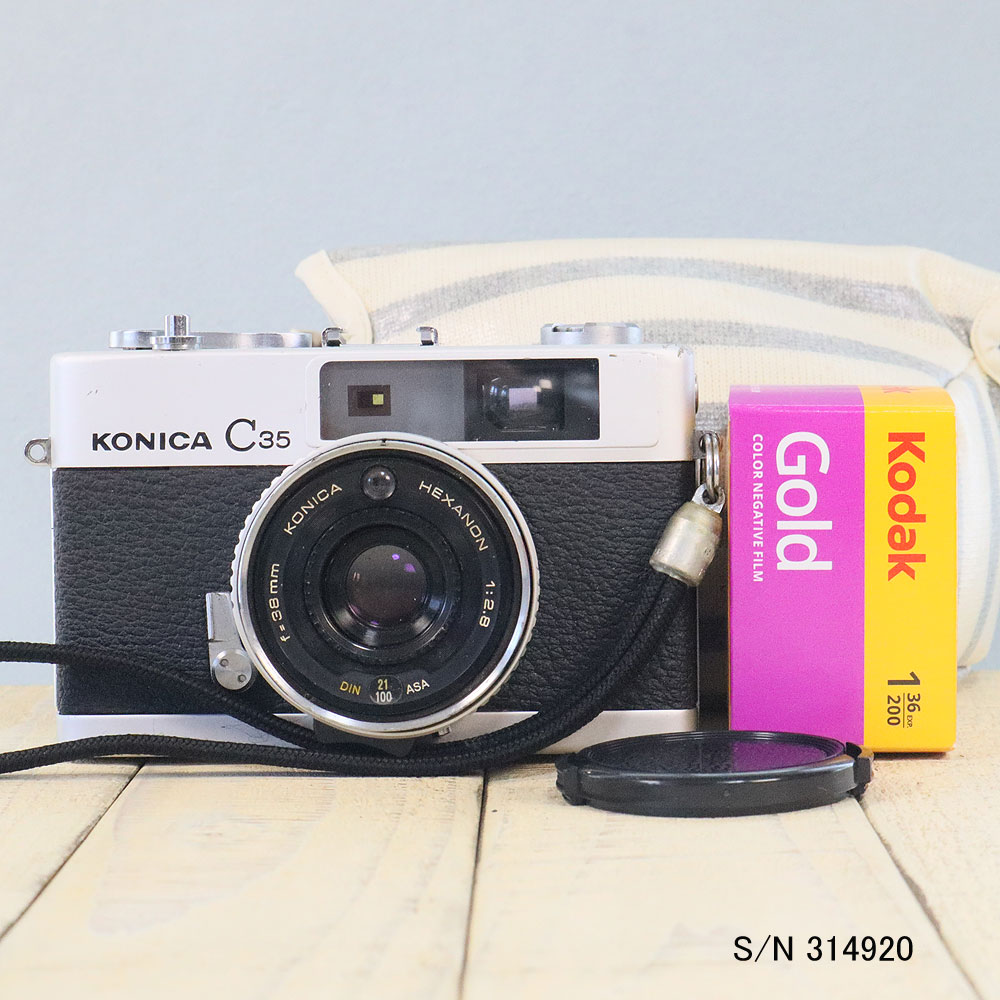 中古】【保証付 】 コニカ KONICA C35 初期型 S/N 314920（ケース