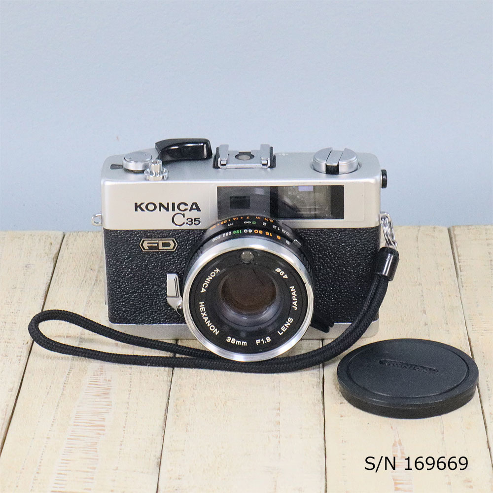 コニカ　フィルムカメラ　ヴィンテージ 中古】【保証付 】 コニカ KONICA C35 FD S/N 169669（ケース
