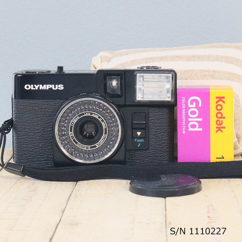 Olympus Pen EE-3 フィルムカメラ 説明書・ケース付き Olympus Pen EE-3 フィルムカメラ 説明書・ケース付き