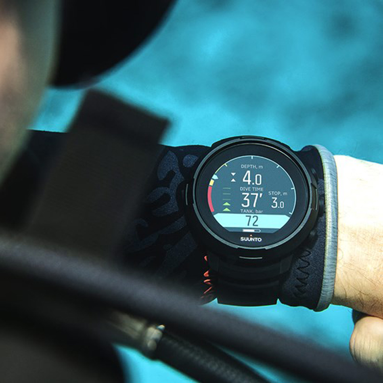 [ SUUNTO ] スント D5 ダイブコンピュータ 日本正規品 カラーディスプレイ | SUUNTO | 10