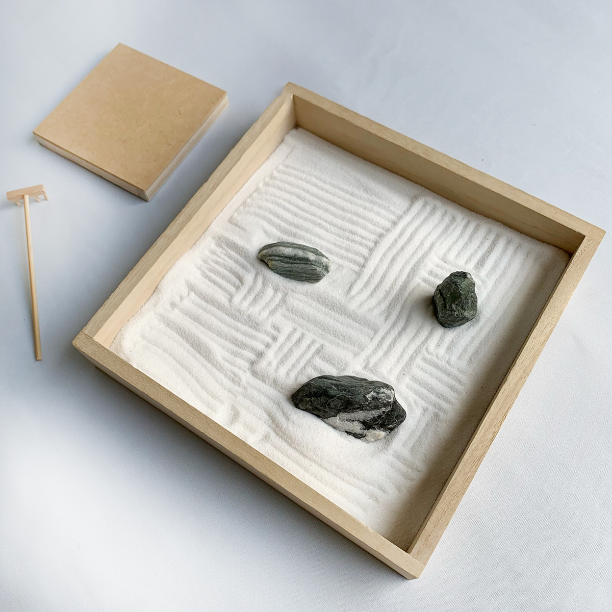 枯山水三波石小