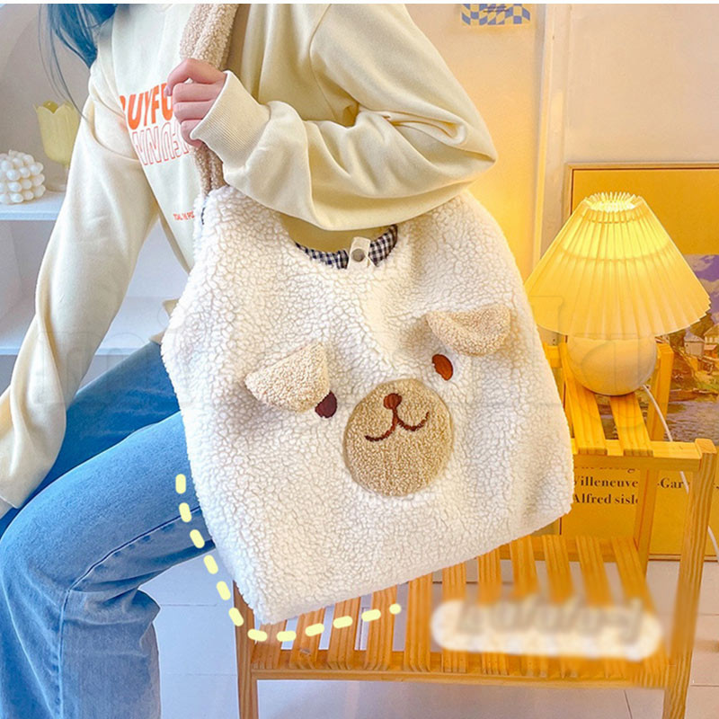 【新品未使用】かごバック ファー付き　もこもこ　神戸大丸 新品未使用】かごバック ファー付き もこもこ 神戸大丸