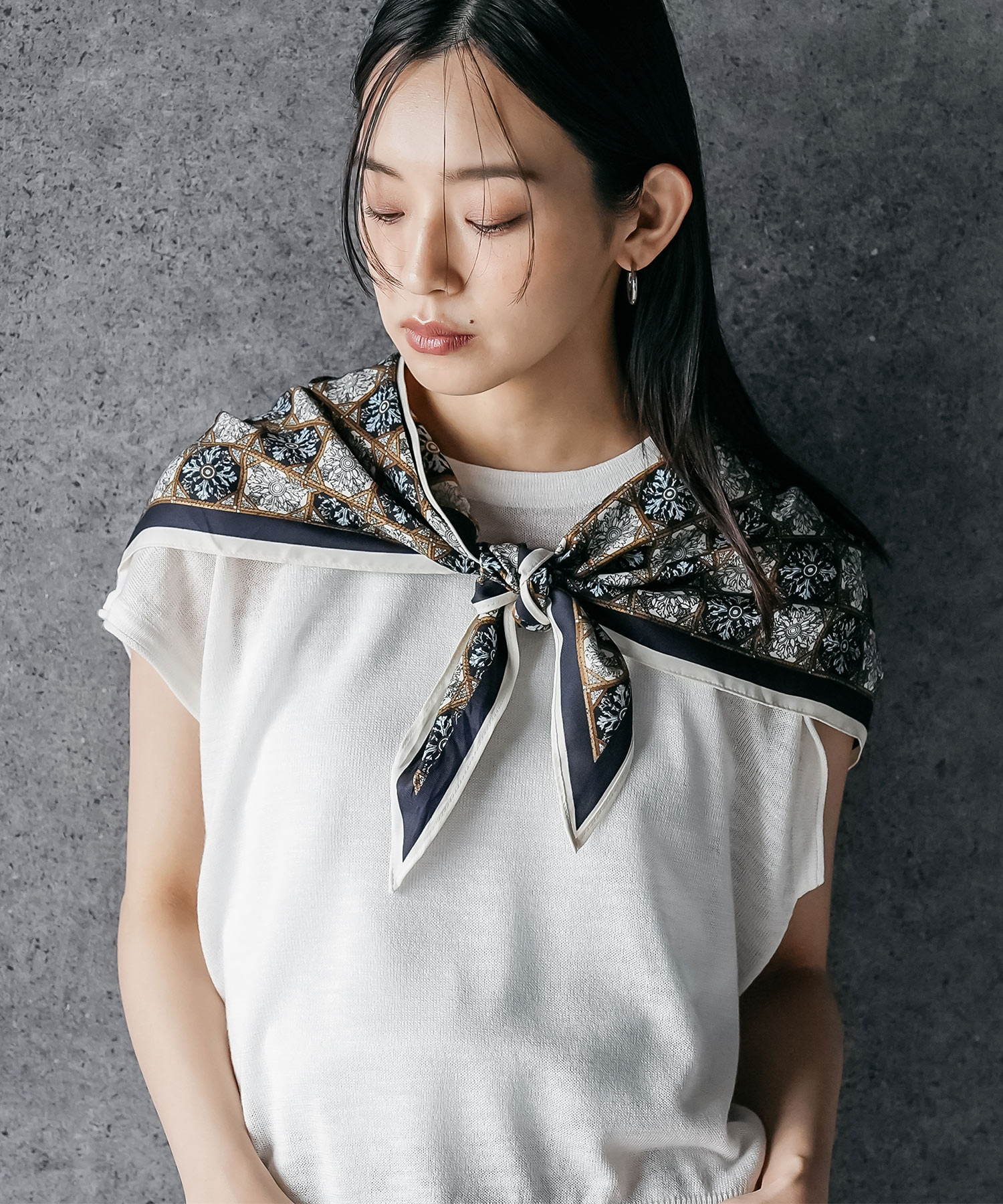 小紋柄トライアングルストール スカーフ トライアングルストール