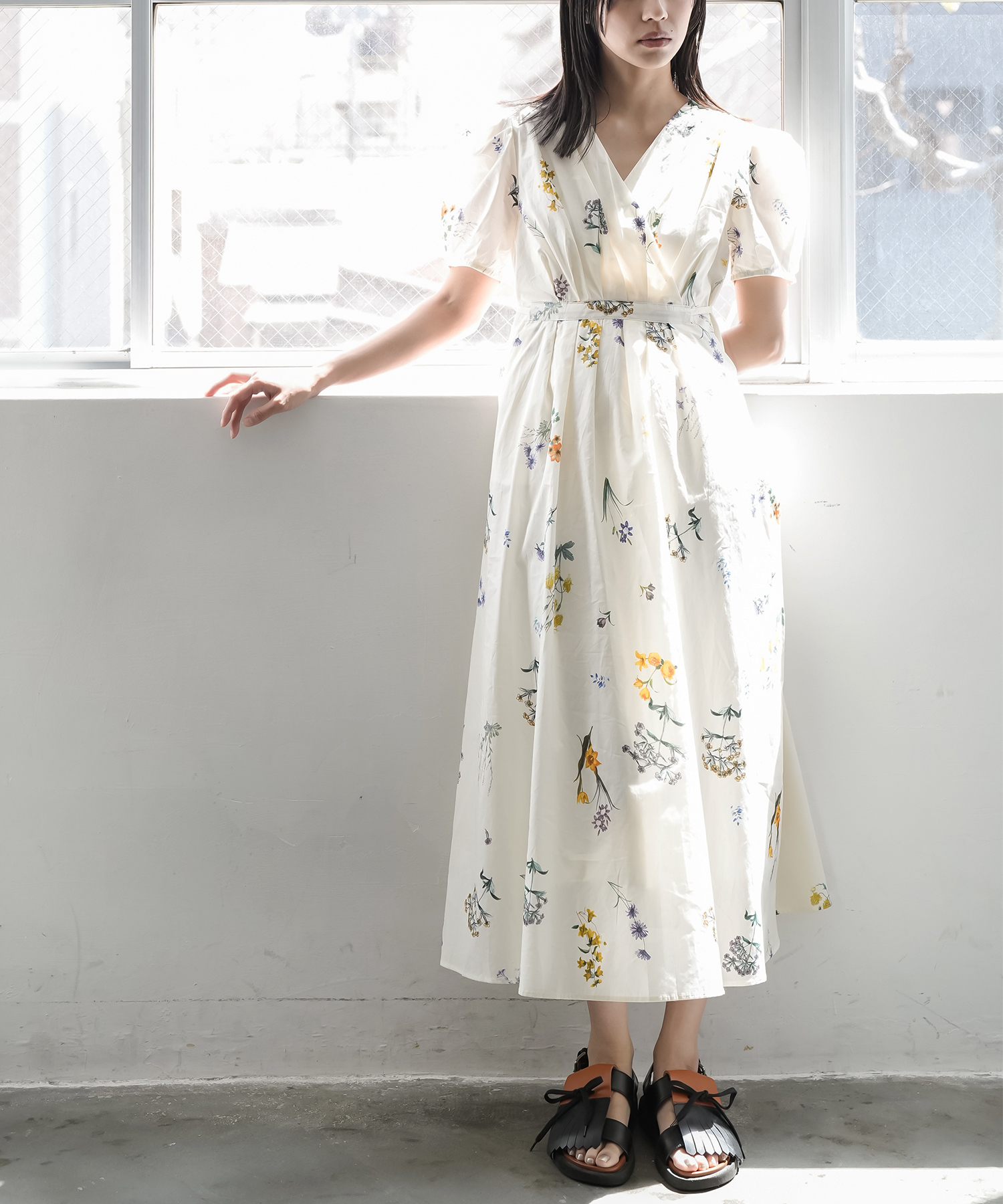 新品タグ付 トリーバーチ ラップワンピース シルク100% 花柄 カシュクール 新品タグ付 トリーバーチ ラップワンピース シルク100% 花柄