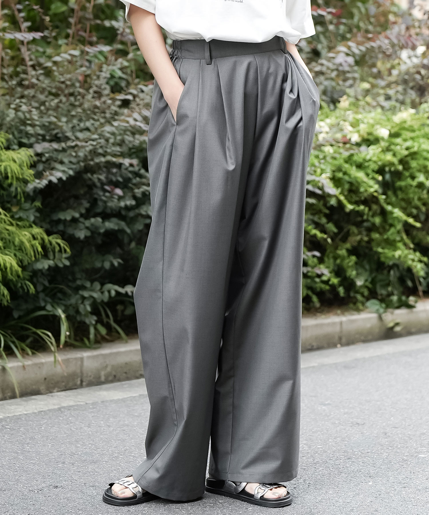 ツータックパンツ 韓国系 ドレープ ゆったり美脚 スラックス風 ツータックスラックスパンツ セミワイドパンツ ウェストゴム