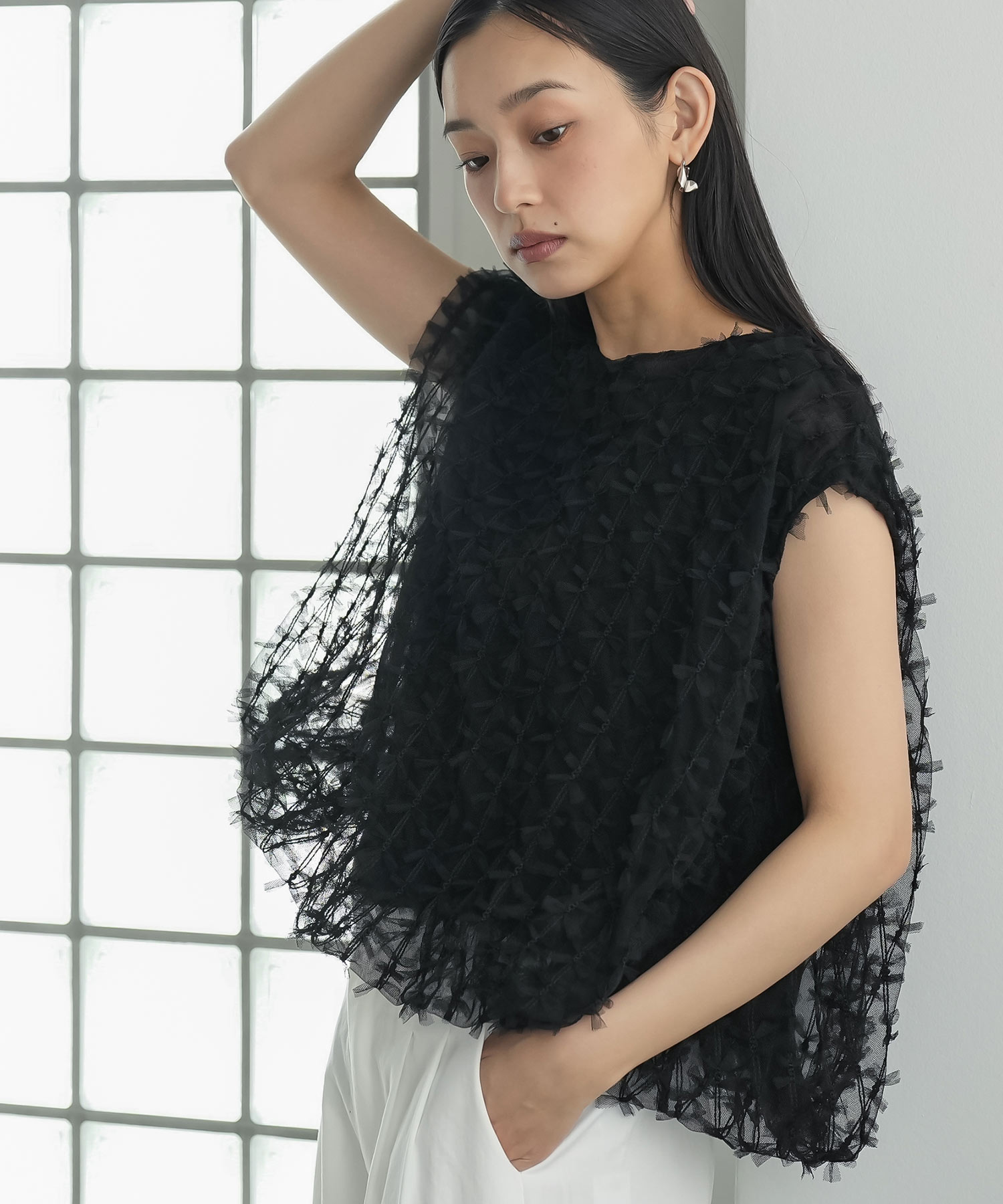 Monile フード付きベスト 　後ろチュールとバルーン　モニーレ　ダブルジップ Monile フード付きベスト 後ろチュールとバルーン モニーレ ダブル