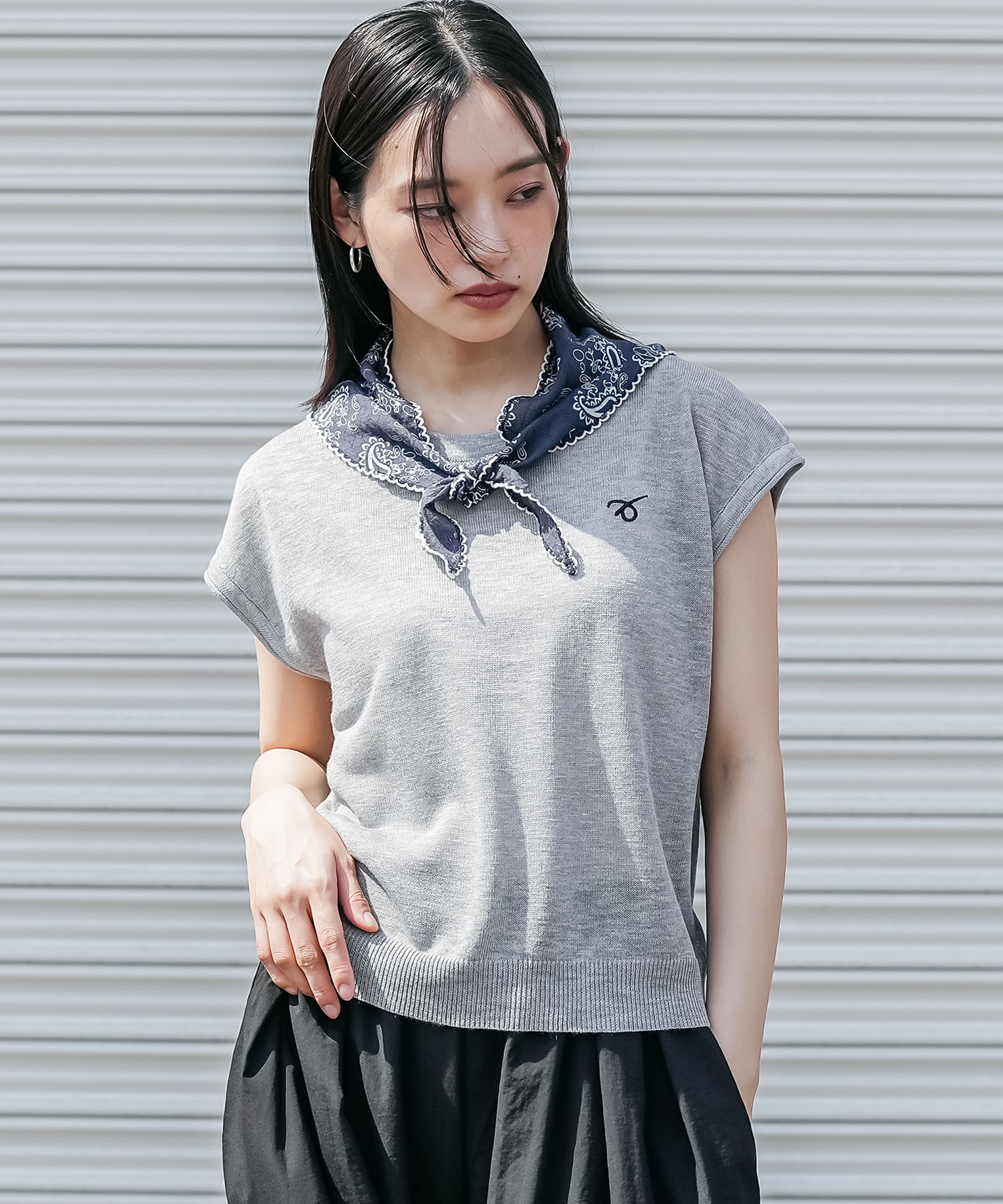 mili an deni（ミリアンデニ） バンダナスカーフ付き半袖ニット
