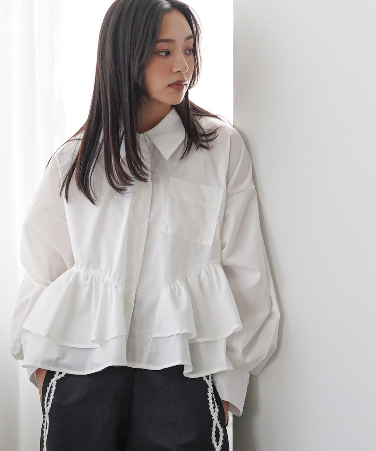 ✨約2.4万円✨ビアズリー　裾フリルブラウス　ティアード　ホワイト　F ゆったり mili an deni（ミリアンデニ） 裾ティアードブラウス ティアード