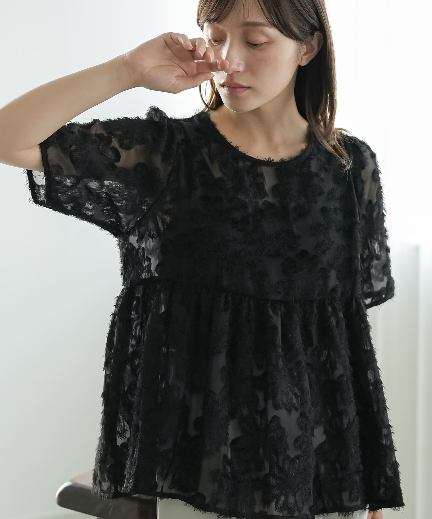 mili an deni（ミリアンデニ） 花柄シアーフリンジプルオーバー 花柄