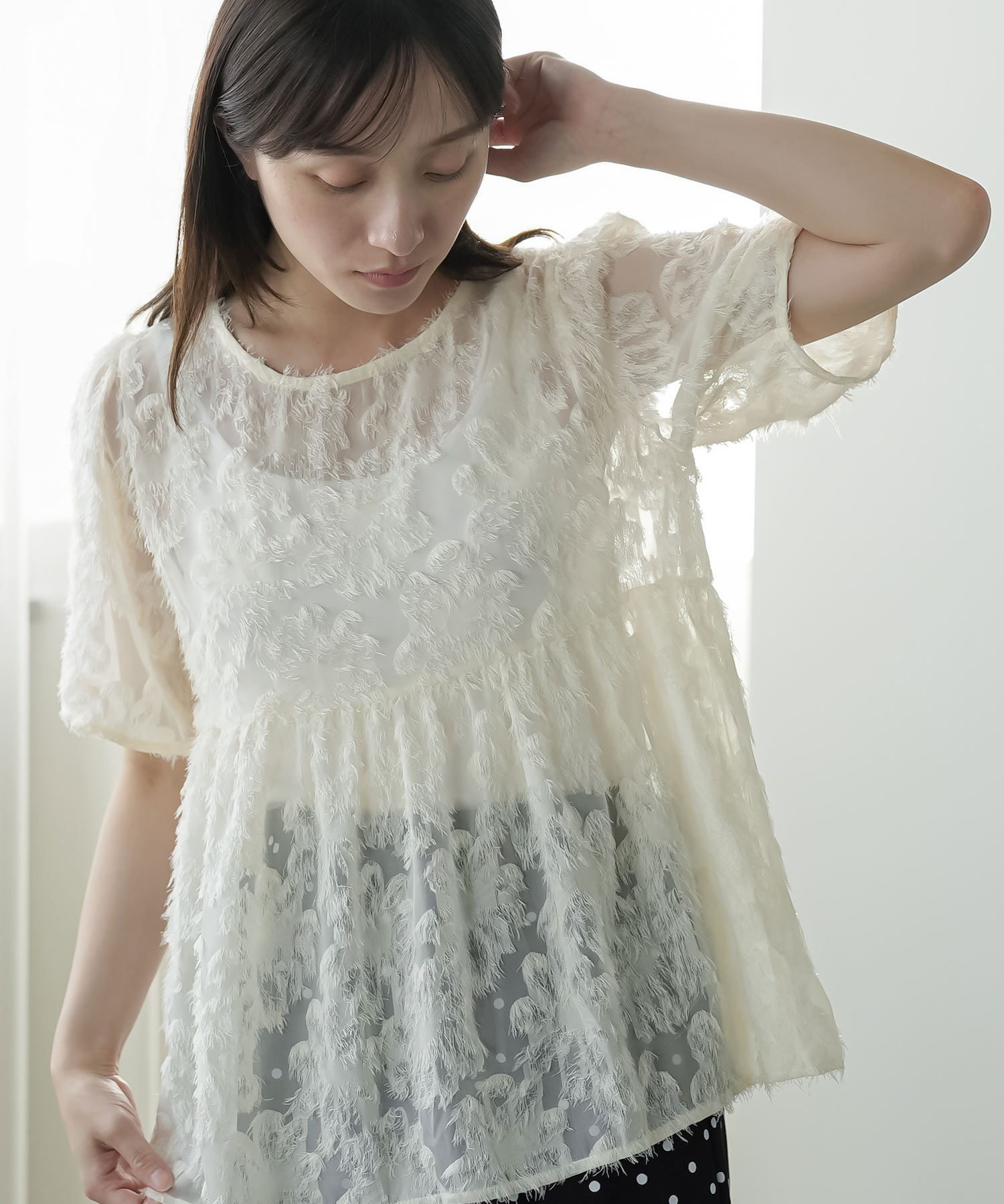 mili an deni（ミリアンデニ） 花柄シアーフリンジプルオーバー 花柄