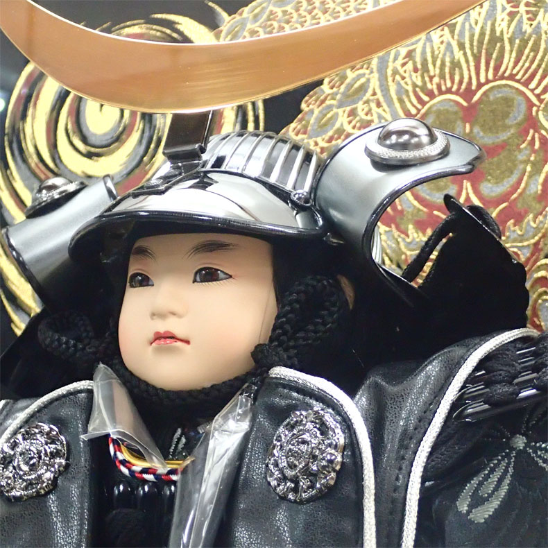 伊達政宗　五月人形　彫金鐡形兜飾り　竹製六角ガラスケース入 京華作 伊達政宗 ガラスケース入飾り 五月節句 五月人形 兜飾り 初節句