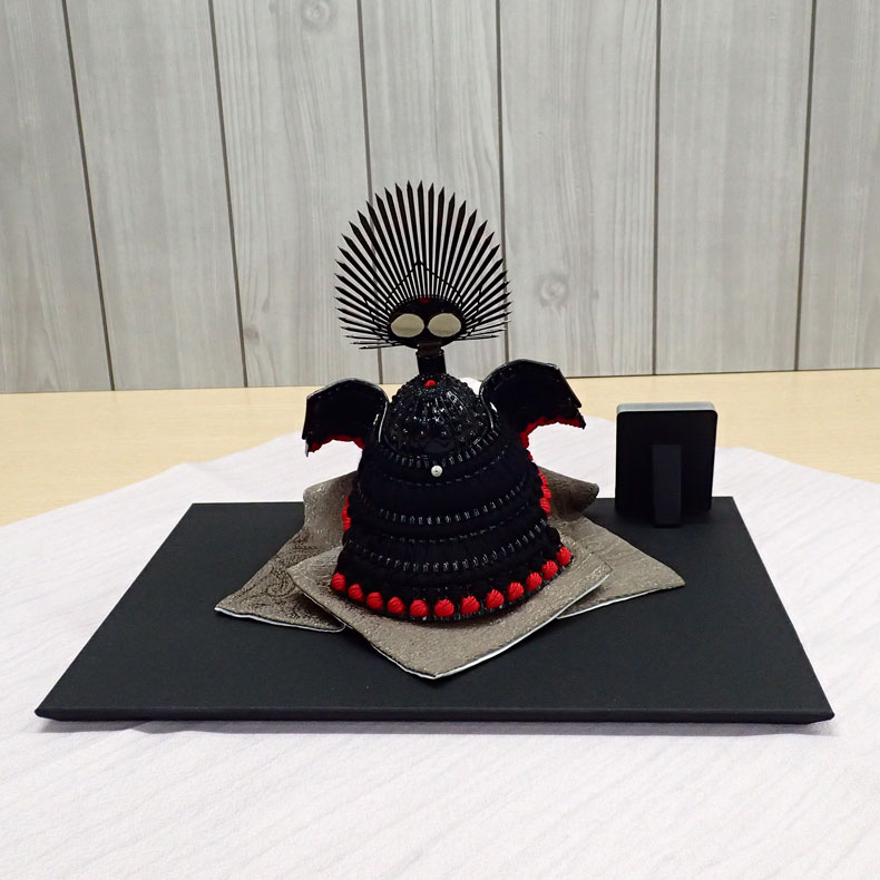 甲冑師 皇宸作 古代造形兜 漆黒之信長 3号 コンパクト飾り 五月
