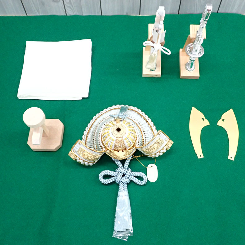 甲冑師 一徳作 正絹絲縅 御緑兜 コンパクト飾り 五月節句 五月人形 兜