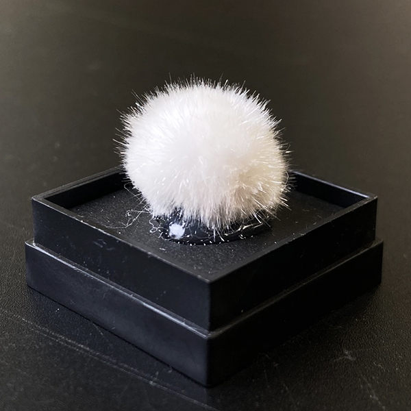 オーケン石 オケナイト（Okenite)直径約15mm コレクションケース付