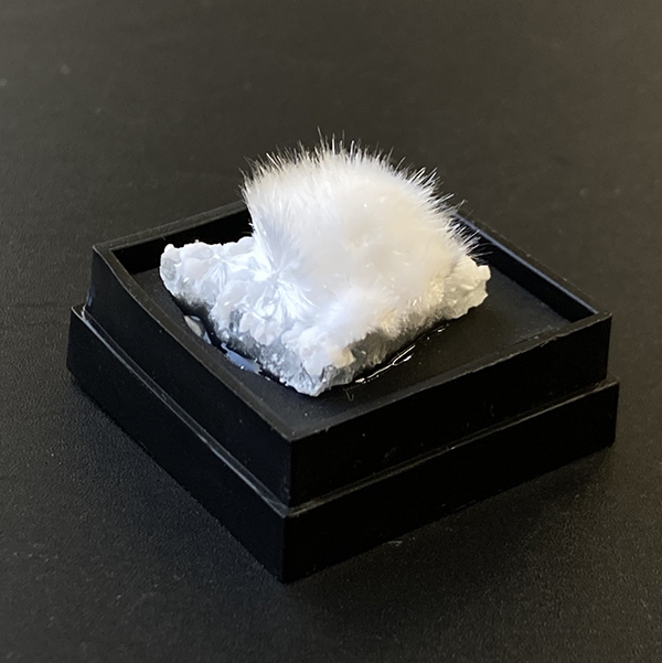 オケナイト オーケン石 オーケン石 オケナイト（Okenite)直径約20mm コレクションケース付