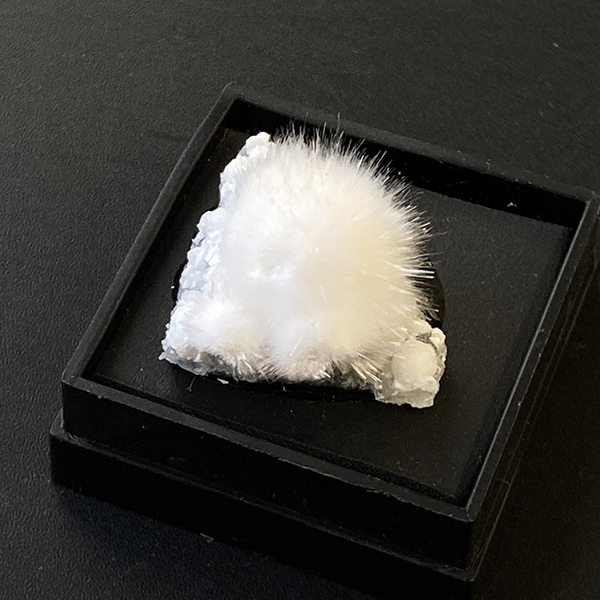 レア個体 希少 オーケン石 オケナイト オーケン石 オケナイト（Okenite)直径約17mm コレクションケース付
