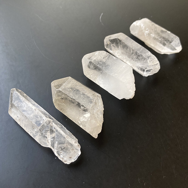 水晶ポイント5本セット（C）オルゴナイト作りにも最適