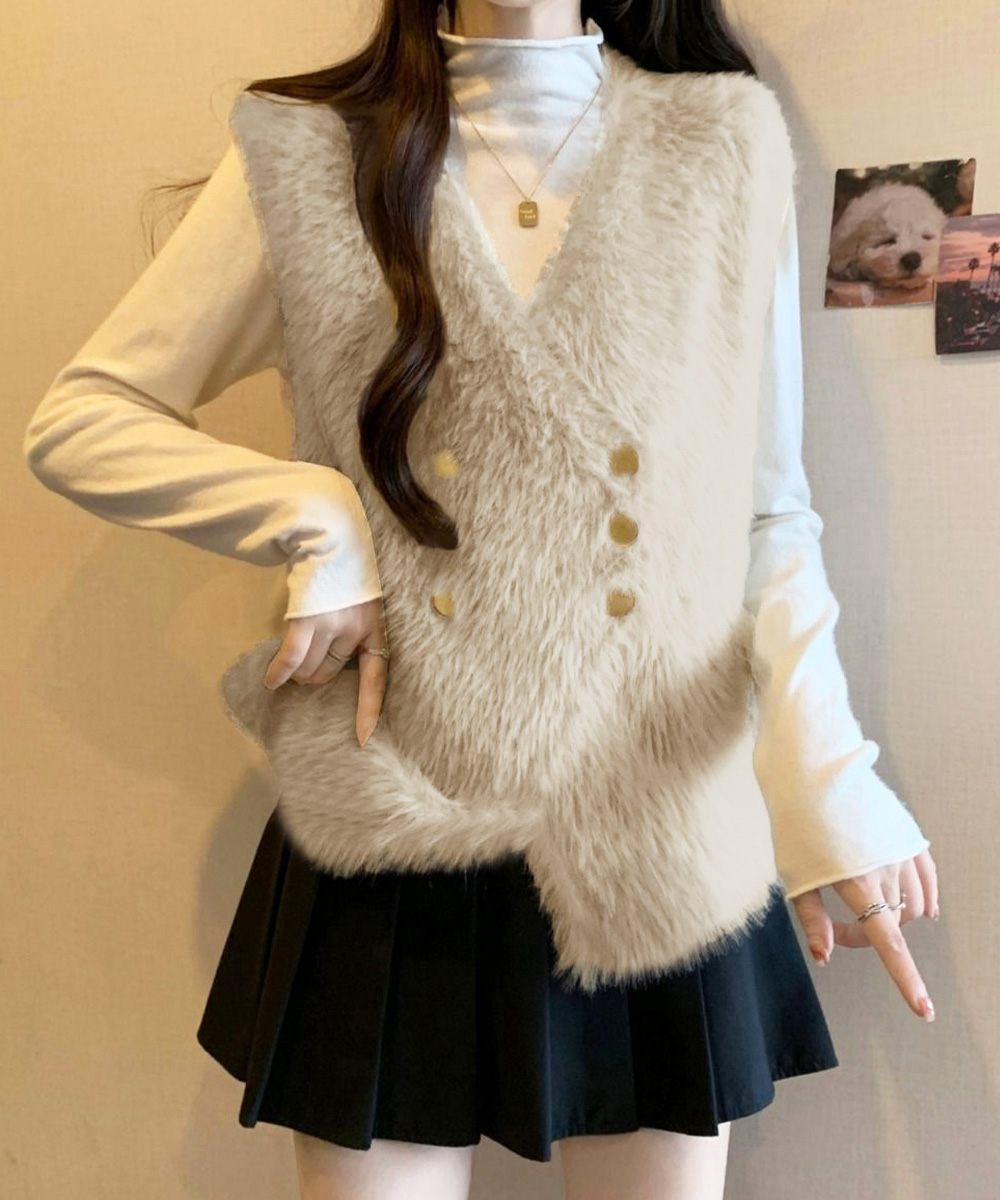 美品ノーブル　ファーニットVネックベスト　ベージュ Noble（ノーブル）の「ファーニットVネックベスト（ベスト）」 - WEAR