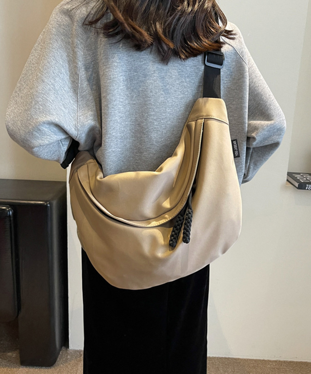 miniministore（ミニミニストア） 爆買ホーボーバッグ 三日月型