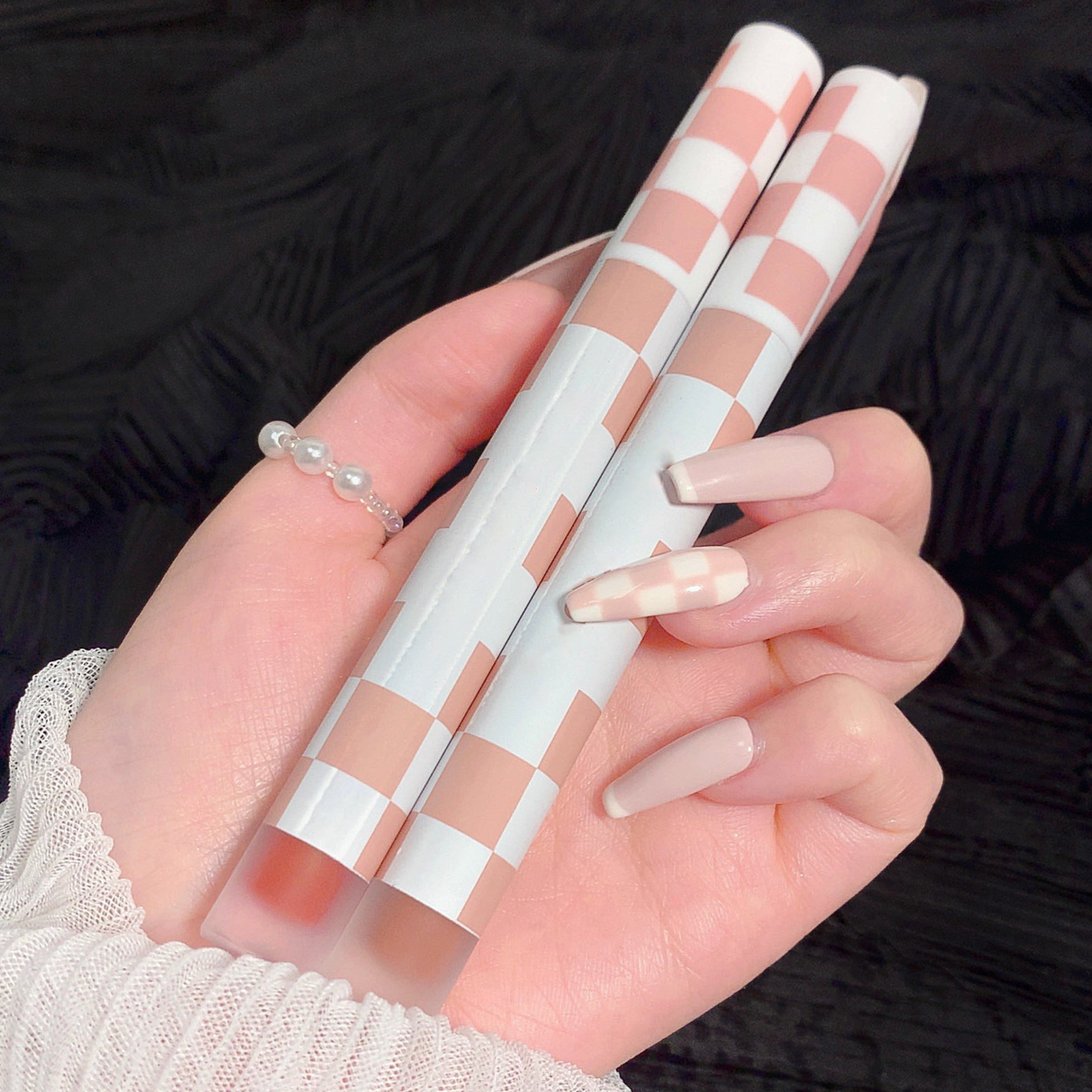 minshi 09一口紫リップティント唇釉口紅格子唇釉辣妹灰紫調自然