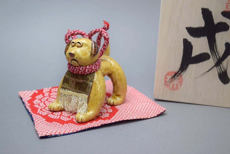 瀬戸焼 岩月珠恵 干支の置物 戌 : せともの屋みさ伝 - 通販 - Yahoo