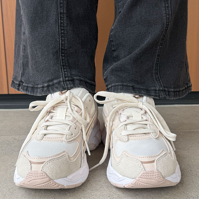 アシックス スポーツスタイル ASICS SportStyle スニーカー ゲルエヌワイシー2055 1203A755-100 SS26 GEL-NYC 2055 クリーム CREAM CINNAMON 正規取扱店の画像