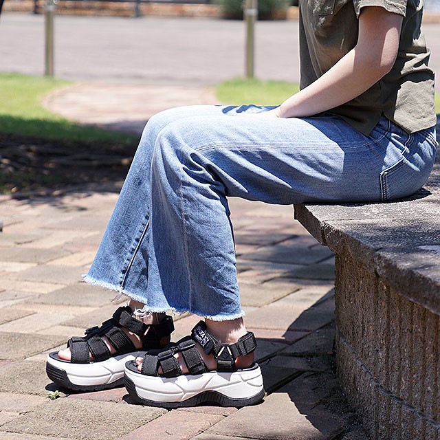 新しい学校のリーダーズ　公式サンダル LLサイズ　激レア 新しい学校のリーダーズ 公式サンダル LLサイズ 激レア V11