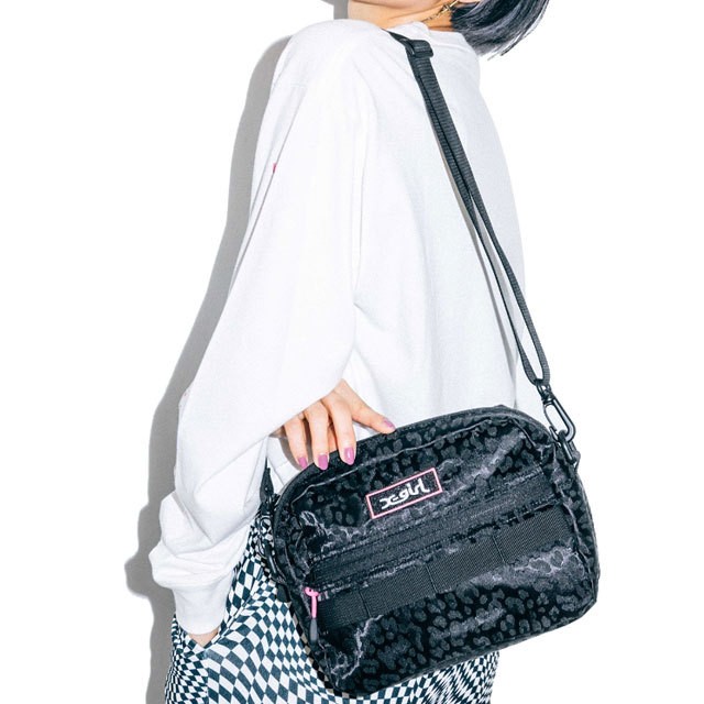 最新作通販 エックスガール メンズ レディース Xgirl ショルダーポーチ Pink ピンク系 ミスチーフ Paypayモール店 通販 Paypayモール X Girl ミルズロゴ ショルダーバッグ Mills Logo Shoulder Bag Fw 22人気 Vanderschooten Com