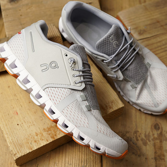 On ランニングシューズ グレー On（オン） レディース クラウド W Cloud 19.99194 FW21 スニーカー